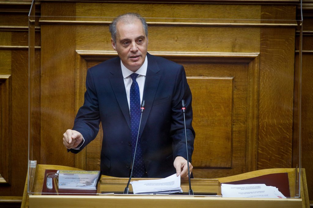 Κ.Βελόπουλος κατά Κ.Μητσοτάκη: «Έγιναν εγκλήματα και ο πρωθυπουργός μας λέει ότι φταίει ο κακός καιρός»