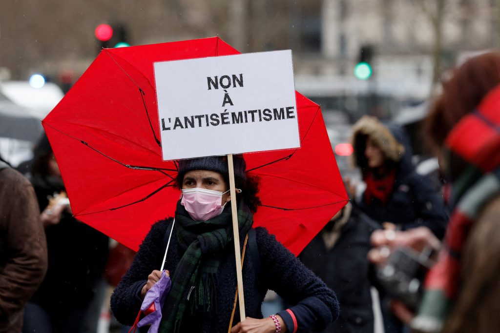Τουλάχιστον 85 τάφοι βεβηλώθηκαν σε εβραϊκό τμήμα νεκροταφείου στο νότιο Βέλγιο