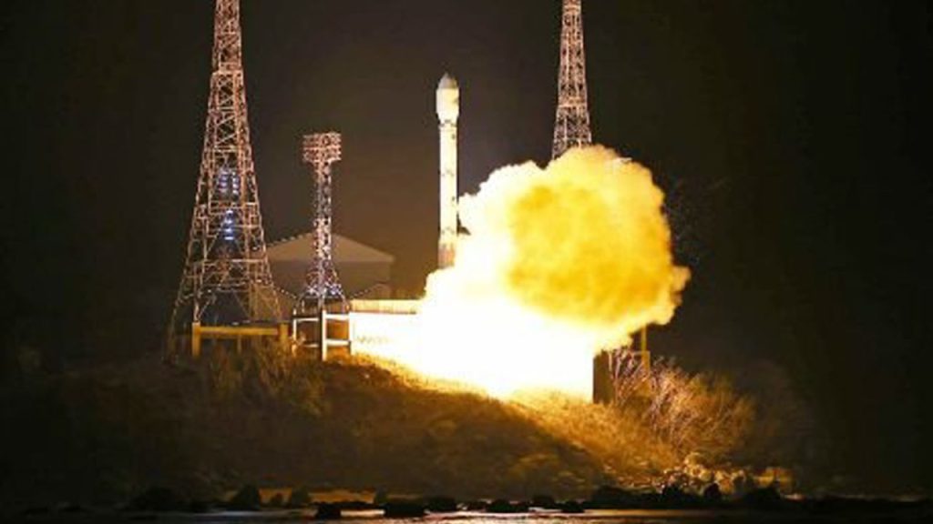 Β.Κορέα: Αφού έθεσε δορυφόρο σε τροχιά ανακοινώνει ότι αυξάνει την στρατιωτική παρουσία στα σύνορα με τη Ν.Κορέα