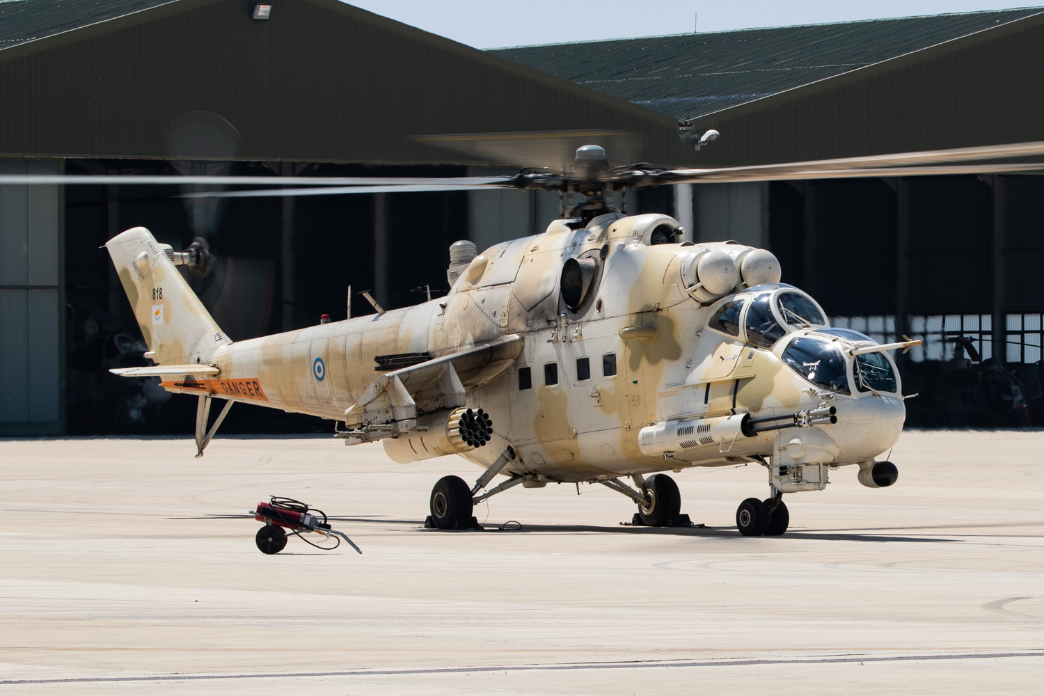 Χωρίς επιθετικά ελικόπτερα έμεινε η ΕΦ: Η Σερβία παρουσίασε τα 11 Mil Mi-35 που αγόρασε από την Κύπρο (upd)