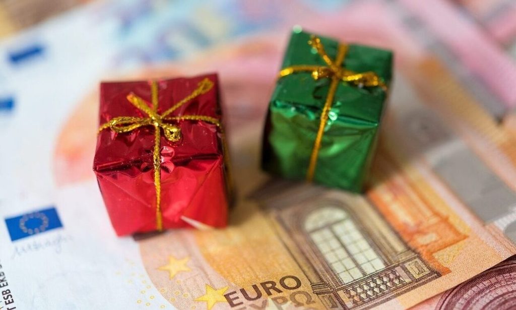 Δώρο Χριστουγέννων: Πότε θα καταβληθεί σε εργαζόμενους και ανέργους – Τι ποσό θα λάβετε