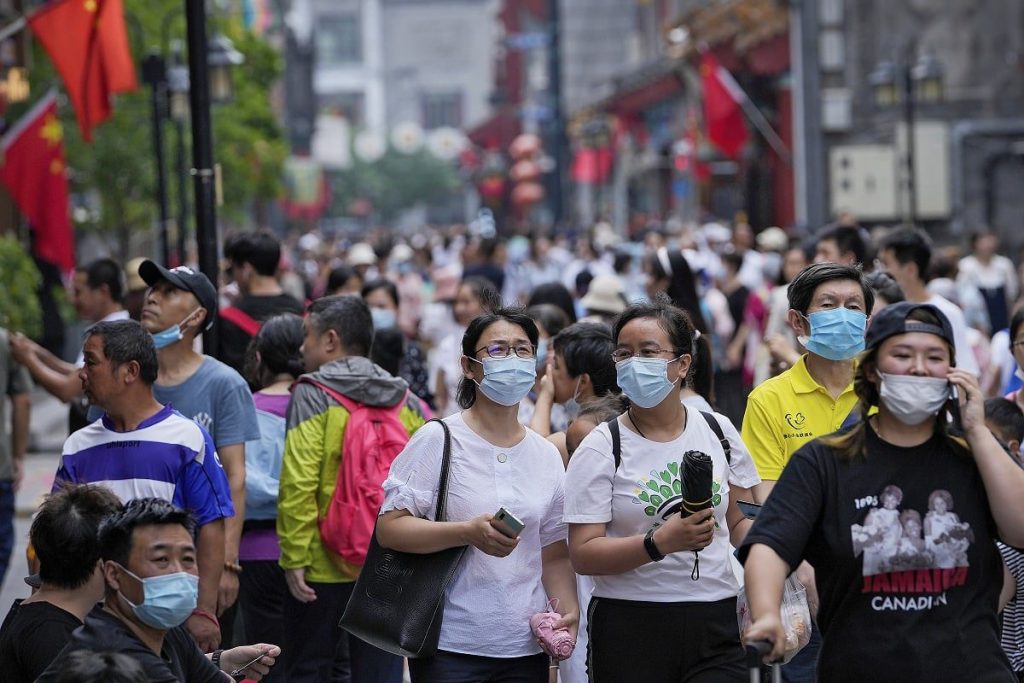 «Ανησυχία ΠΟΥ» για μυστηριώδη πνευμονία που προσέβαλε την Κίνα