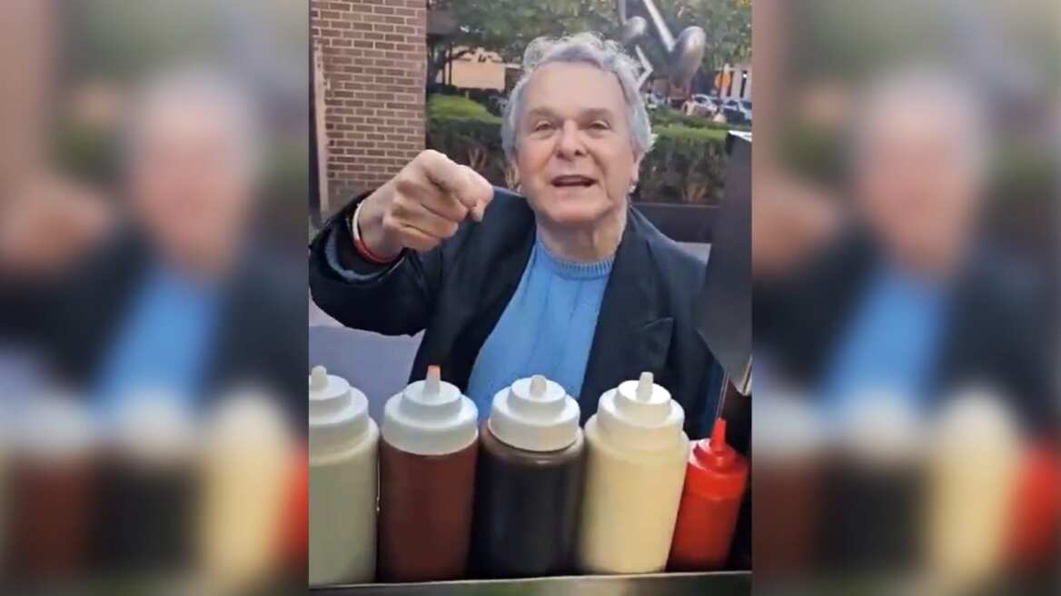 ΗΠΑ: Χειροπέδες σε πρώην αξιωματούχο του Στέιτ Ντιπάρτμεντ που αποκάλεσε «τρομοκράτη» Αιγύπτιο υπαίθριο πωλητή