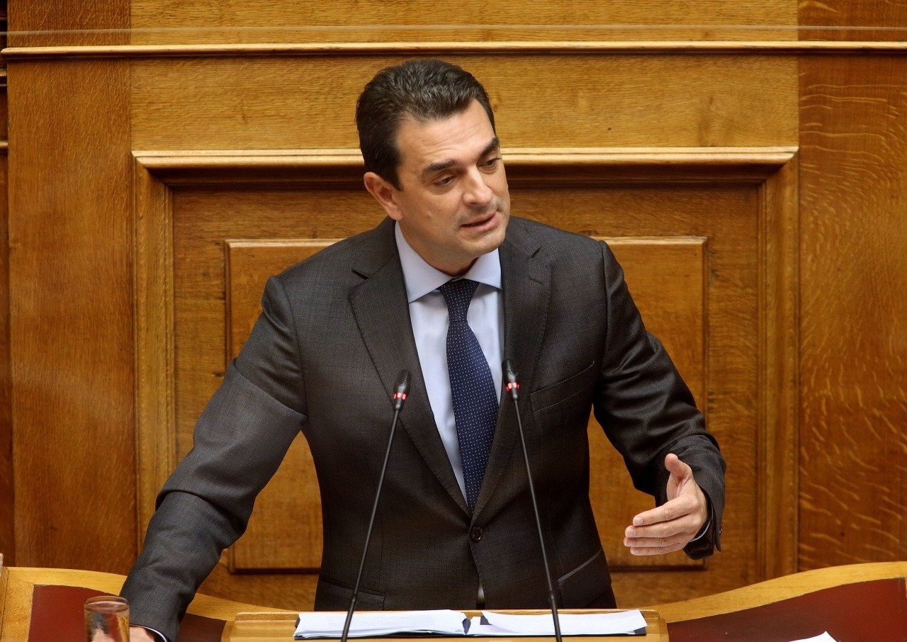 Ο Κ.Σκρέκας «παρακαλά» τις εταιρίες να σεβαστούν τον ανταγωνισμό για να μειωθεί η ακρίβεια