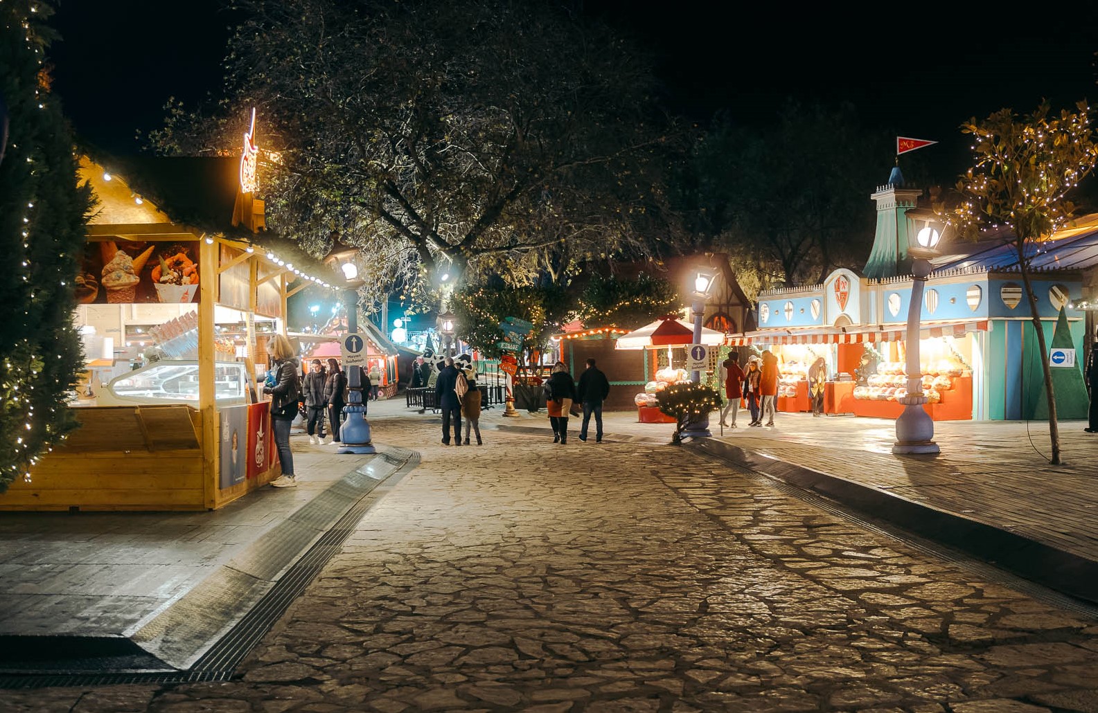Ρέθυμνο: Εντυπωσιακός στολισμός σε κτήριο βγαλμένος από παραμύθι (φώτο)