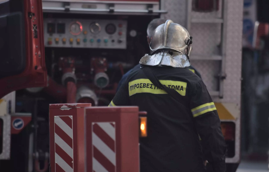 Εύβοια: Διαμέρισμα τυλίχθηκε στις φλόγες – Κινδύνευσαν μητέρα και τα δύο της παιδιά