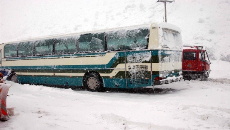 Καϊμακτσαλάν: Απεγκλωβίστηκαν 42 επιβάτες λεωφορείου – Είχε ακινητοποιηθεί για 1,5 ώρα στο χιονοδρομικό (upd)