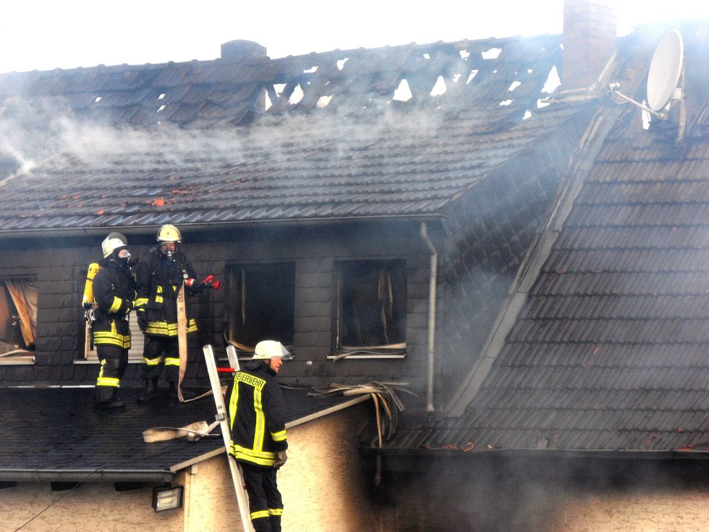 Γαλλία: Τρεις νεκροί από πυρκαγιά σε πολυκατοικία βόρεια του Παρισιού