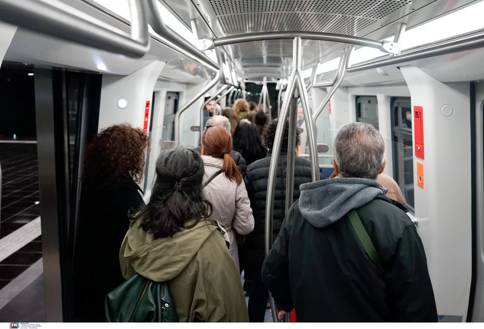 Μετρό Θεσσαλονίκης: Πλήθος κόσμου συρρέει για να δει από μέσα τον σταθμό «Αγία Σοφία»(φώτο)