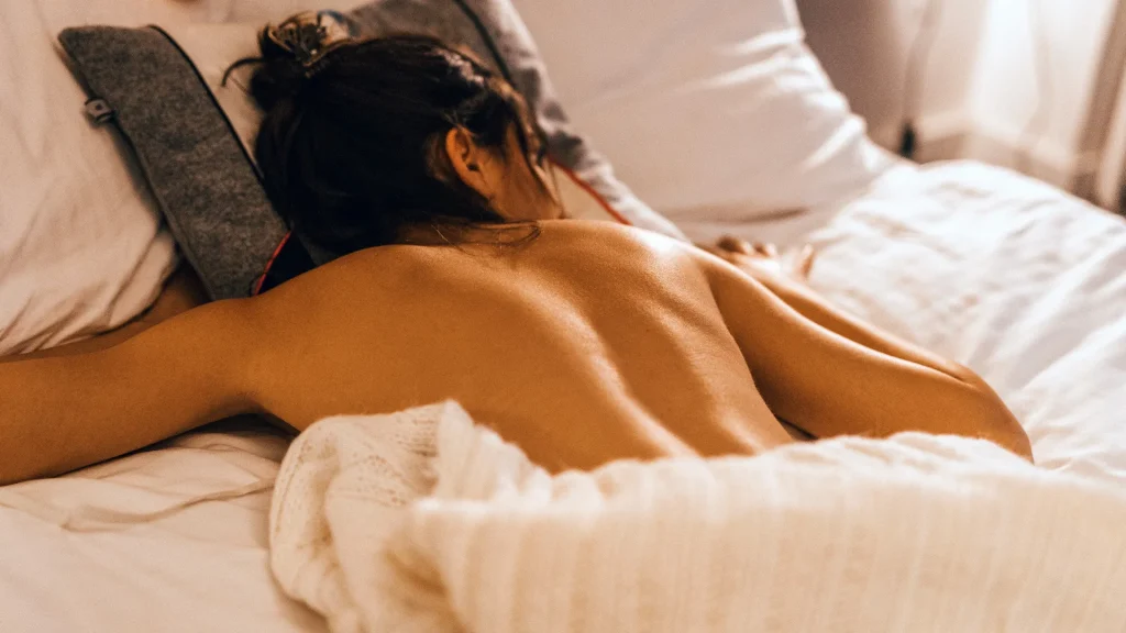 Τέσσερις καλοί λόγοι υγείας για να κοιμόμαστε γυμνοί τον χειμώνα