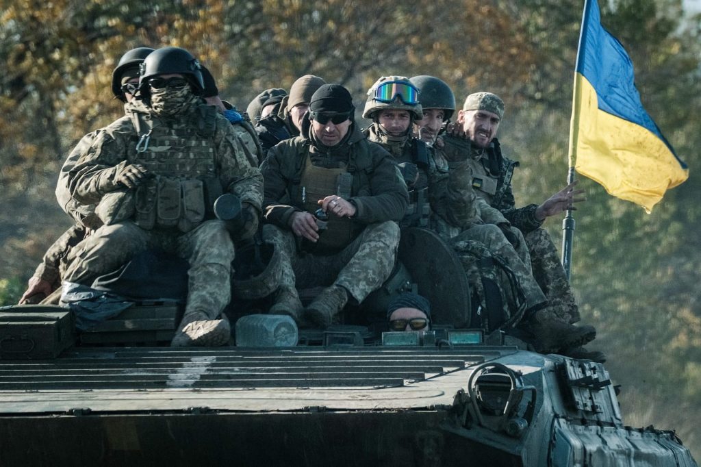Σκληρό βίντεο: Ουκρανοί στρατιώτες βαριά τραυματισμένοι σε καρότσα φορτηγού