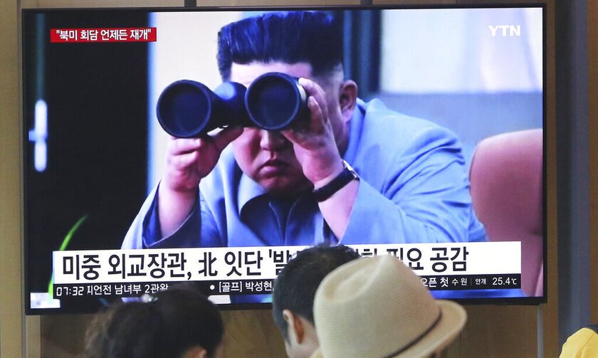 Βόρεια Κορέα: Ο Κιμ Γιονγκ Ουν επιθεώρησε δορυφορικές φωτογραφίες του Λευκού Οίκου και του αμερικανικού Πενταγώνου