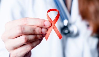 AIDS: Πάνω από 16.000 άτομα ζουν με τον HIV στην Ελλάδα