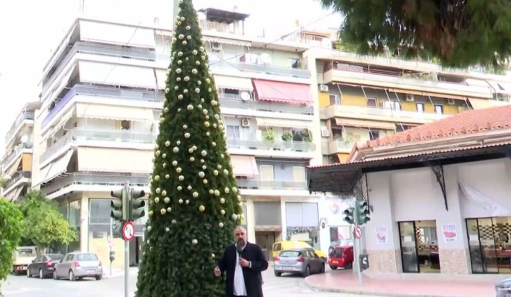 Επιτήδειοι έκλεψαν τα στολίδια από το χριστουγεννιάτικο δέντρο στα Σεπόλια (βίντεο)