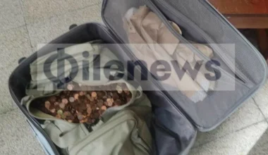 Απίστευτο περιστατικό στη Λεμεσό: Πήγε να πληρώσει πρόστιμο 500 ευρώ με… 15.500 κέρματα -Η βαλίτσα ζύγιζε 50 κιλά