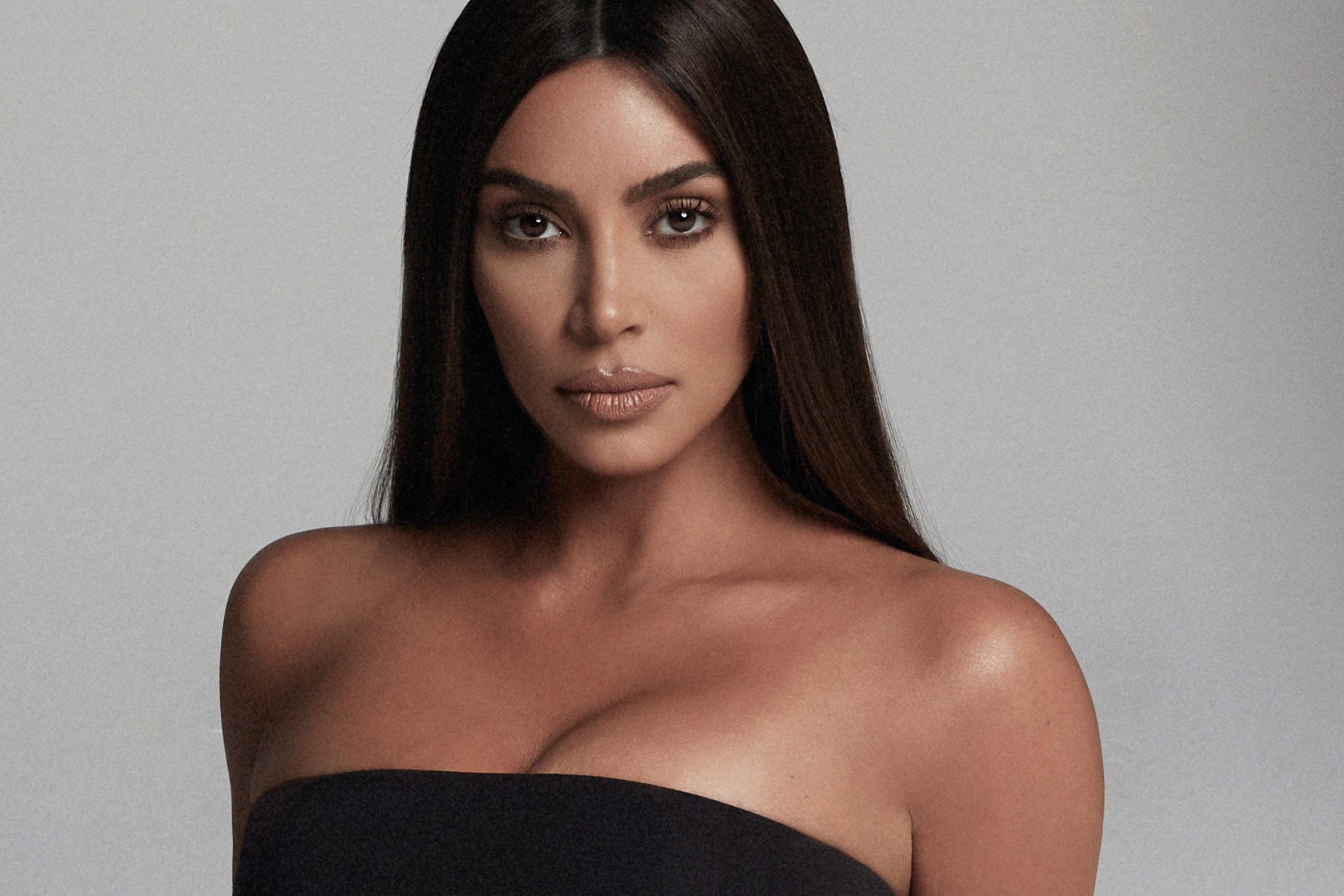 Kim Kardashian: «Η οικογένειά μου εξαπάτησε το σύστημα για να γίνει διάσημη»