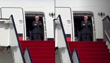 «Τον γείωσαν κανονικά»: Οι Καταριανοί άφησαν τον Γερμανό πρόεδρο Σταϊνμάγερ να περιμένει μία ώρα στην σκάλα του αεροπλάνου! (βίντεο)