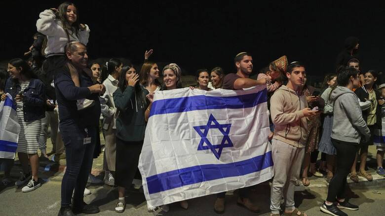 Ισραήλ: Ανανεώθηκε η ανακωχή με τη Χαμάς λίγα λεπτά προτού η εκπνεύσει η κατάπαυση του πυρός