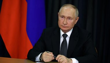 Β.Πούτιν: «Η Γερμανία υποφέρει περισσότερο από τις “παγωμένες” σχέσεις με τη Ρωσία»