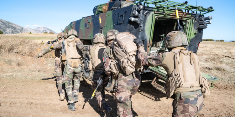 Τα 240 δισ. ευρώ έφτασαν το 2022 οι στρατιωτικές δαπάνες της Ευρωπαϊκής Ένωσης