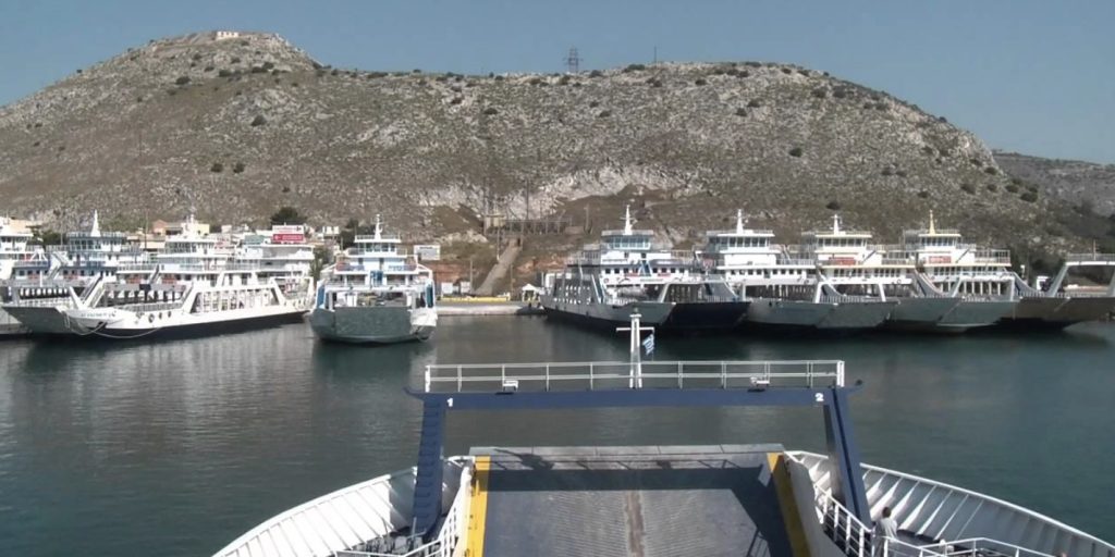 Πέραμα: Γυναίκα έπεσε στη θάλασσα από φέρι μποτ – Την διέσωσε καραβάκι που περνούσε από το σημείο