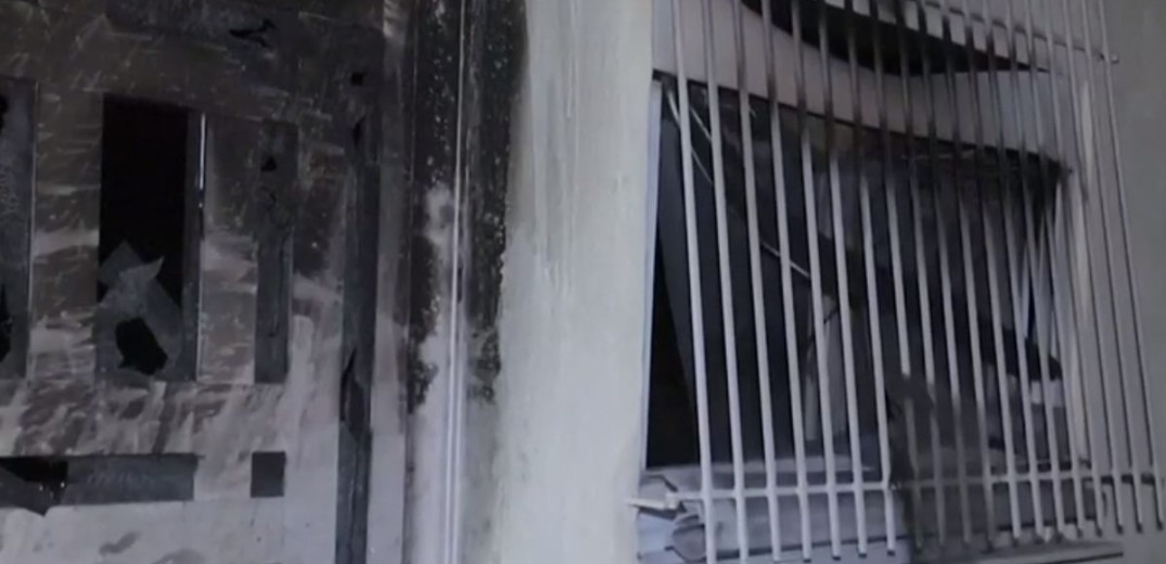 Θεσσαλονίκη: Kάηκε ολοσχερώς διαμέρισμα – Στο νοσοκομείο ο 25χρονος ένοικός του