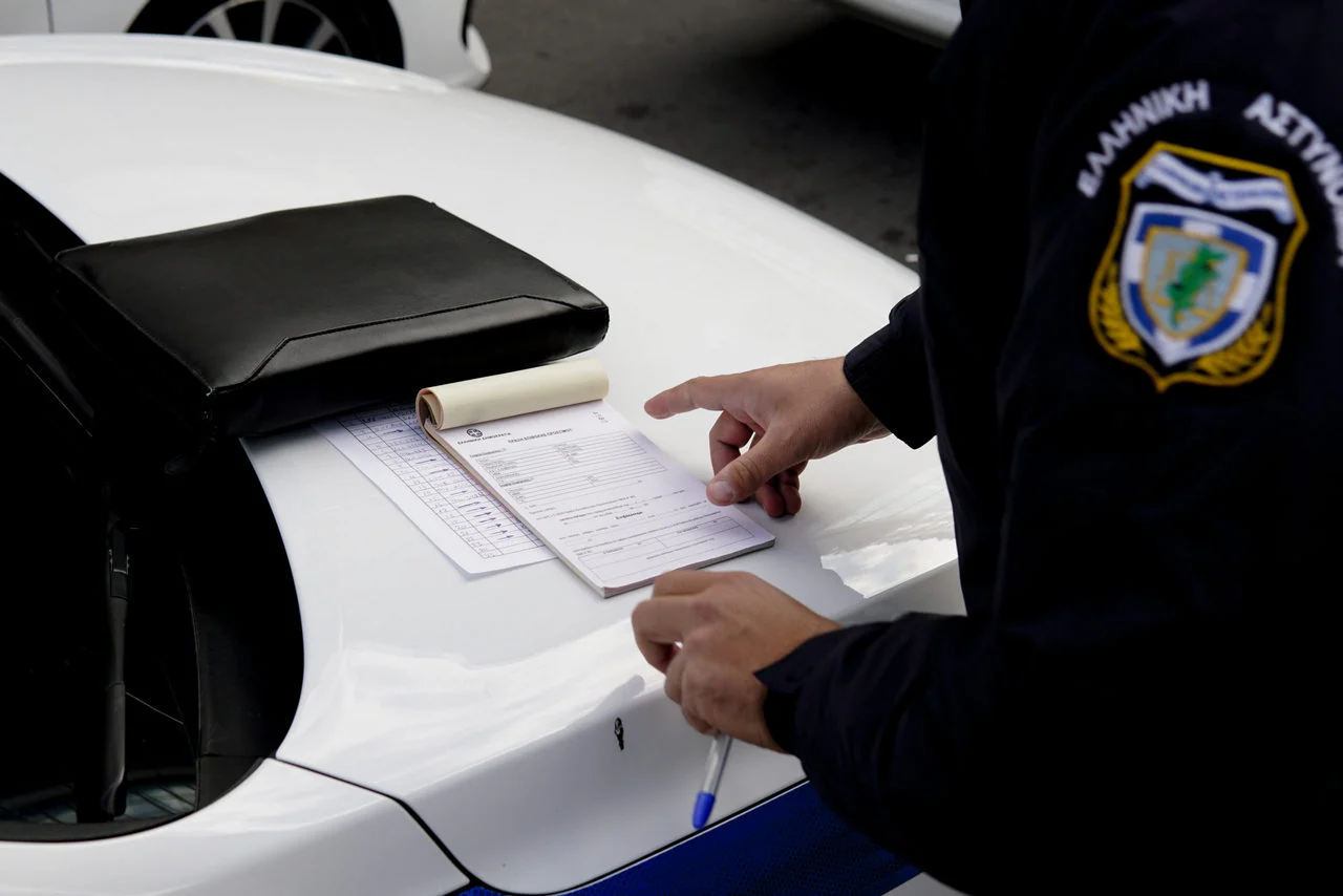 Θεσσαλονίκη: Οδηγός «σπάει» ρεκόρ με… 196 κλήσεις για τροχαίες παραβάσεις