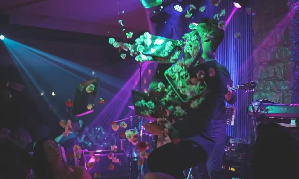 Καμία ελπίδα: Θα πληρώσουμε στην Τουρκία 2 εκατ. δολ. μέχρι το τέλος της χρονιάς για… λουλουδοπόλεμο!