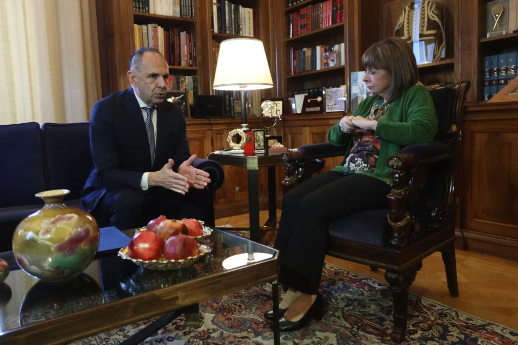 Γ.Γεραπετρίτης: Ενημέρωσε την Πρόεδρο της Δημοκρατίας για τις ελληνοτουρκικές επαφές