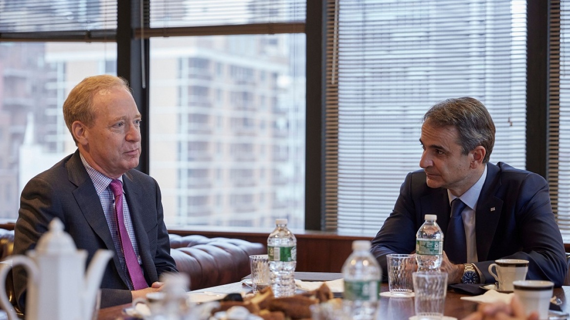 Με τον Πρόεδρο της Microsoft Μπραντ Σμιθ συναντήθηκε στο Ντουμπάι ο Κ.Μητσοτάκης