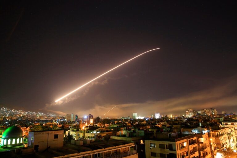Συρία: Οι ισραηλινές ένοπλες δυνάμεις εξαπέλυσαν πυραυλική επίθεση στην περιοχή της Δαμασκού