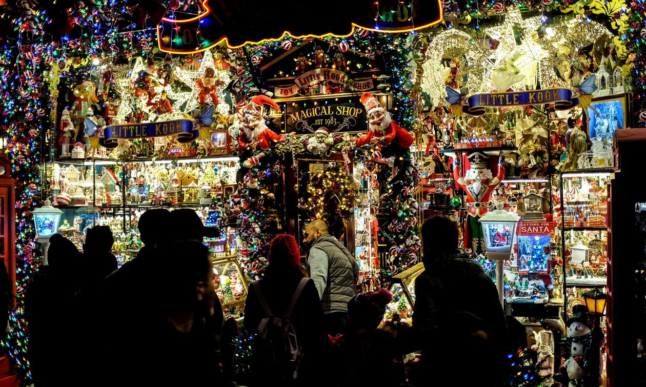 Ξεκινάει το εορταστικό ωράριο – Ποιες Κυριακές θα είναι ανοιχτά τα καταστήματα