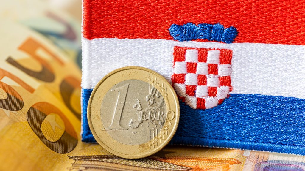 Ούτε ένα χρόνο ζωής δεν έκλεισε το ευρώ στην Κροατία και δεν το εμπιστεύονται οι μισοί πολίτες: «Μας έφερε ακρίβεια»