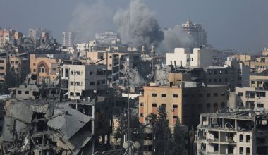 Ο ισραηλινός στρατός διαβεβαίωσε πως δεν επιδιώκει να διώξει τους Παλαιστίνιους από τη Γάζα