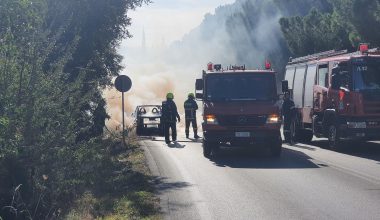Θεσσαλονίκη: Στις φλόγες τυλίχτηκε αυτοκίνητο στον Δενδροπόταμο