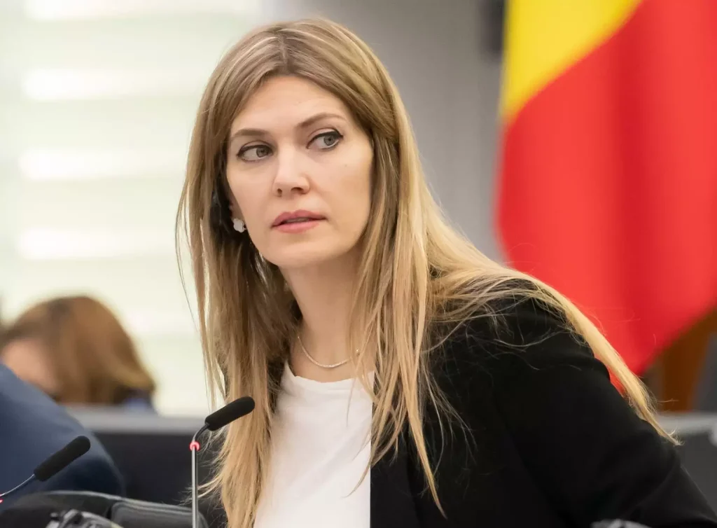 Ε.Καϊλή: «Άντεξα και αντέχω για το παιδί μου – Δεν έχω μιλήσει με τον Ν.Ανδρουλάκη»