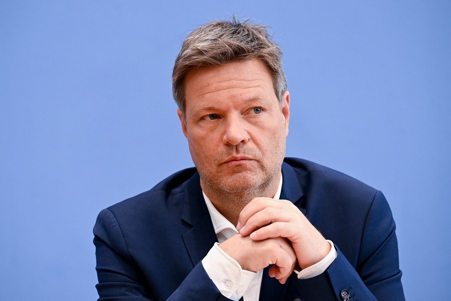 Γερμανία: Ο Ρ.Χάμπεκ ακύρωσε το ταξίδι του στην COP28 μετά από αίτημα του Ο.Σολτς