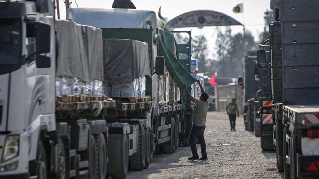 Ο ΟΗΕ υποστηρίζει ότι μόνο 100 φορτηγά ανθρωπιστικής βοήθειας εισήλθαν στη Γάζα τη Δευτέρα