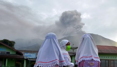 Ινδονησία: Τουλάχιστον 22 οι νεκροί από την έκρηξη του ηφαιστείου Μαράπι (βίντεο)