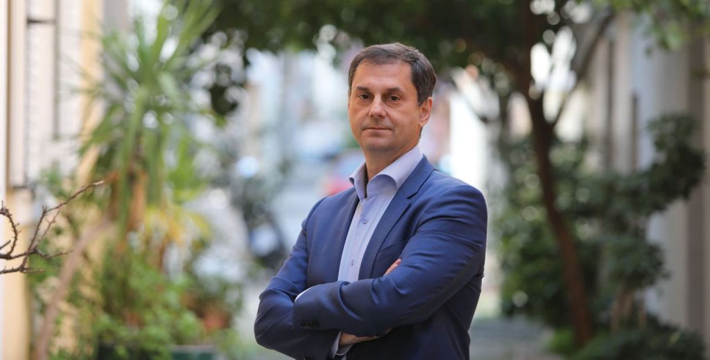 Ο Χ.Θεοχάρης αποκαλύπτει ότι η κυβέρνηση θέλει να κάνει υποχρεωτική την ασφάλιση αυτοκινήτων από φυσικές καταστροφές