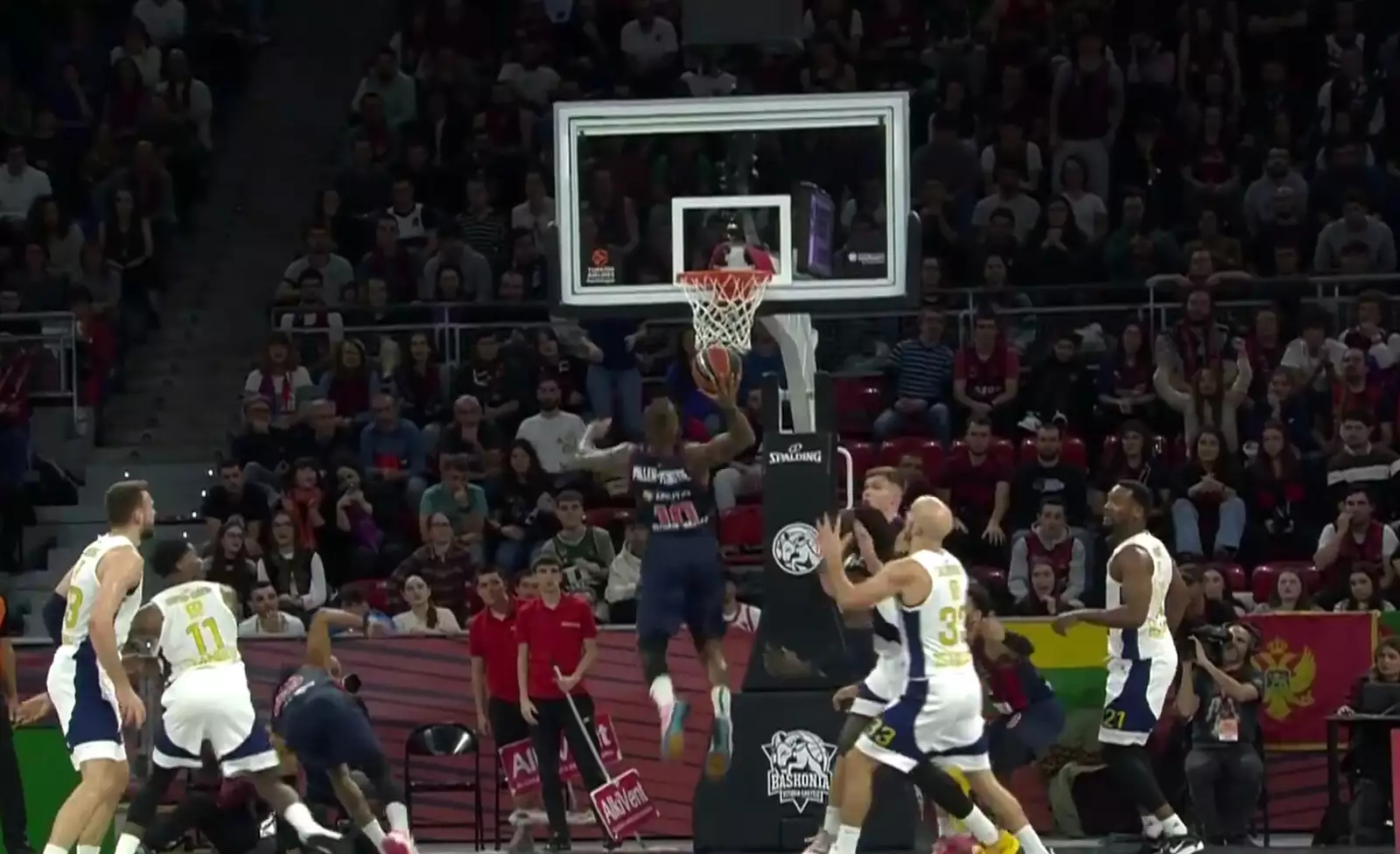 Euroleague: Το κάρφωμα της χρονιάς από τον Μίλερ ΜαΚιντάιρ – Δείτε βίντεο 