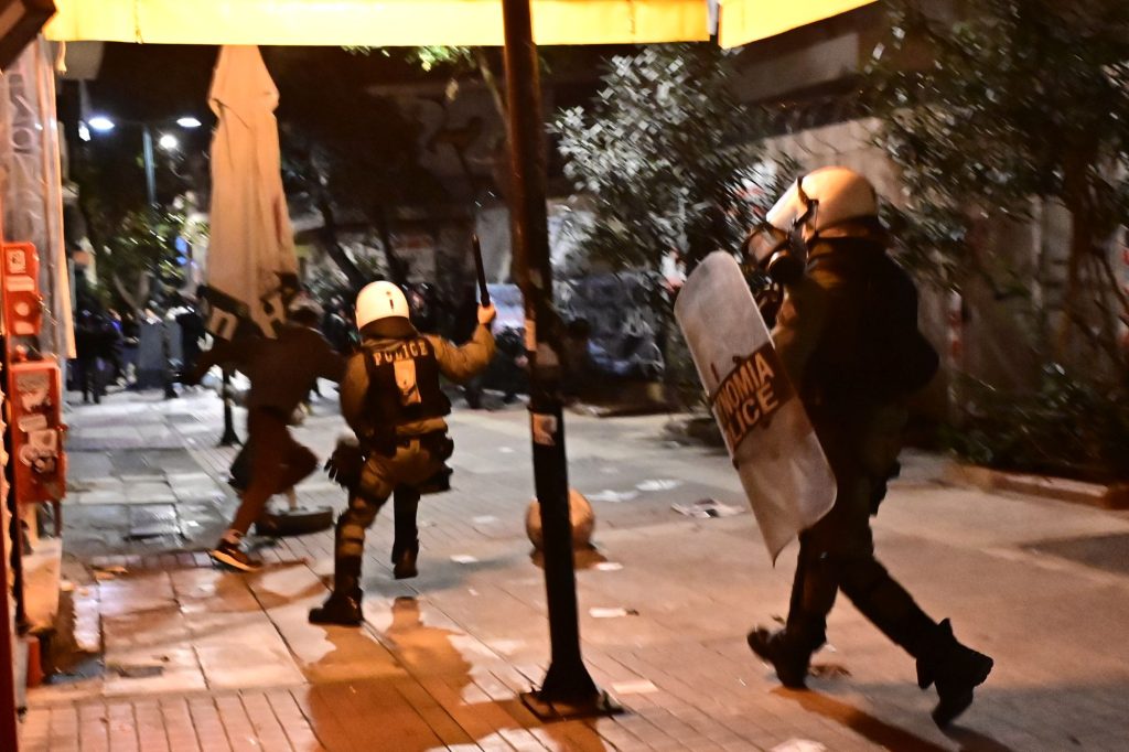 Α.Γρηγορόπουλος: Καταγγελίες για επίθεση των ΜΑΤ σε δημοσιογράφους και φωτορεπόρτερ