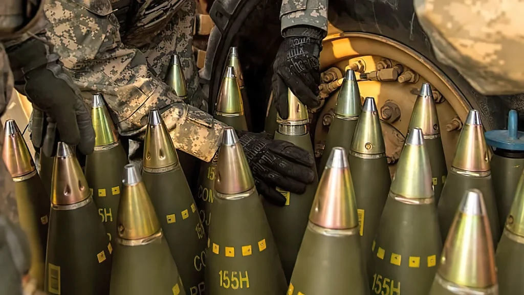 «Χρυσώνουν το χάπι» οι ΗΠΑ: «Από κοινού παραγωγή πυρομαχικών πυροβολικού με την Ουκρανία – Θα παραδοθούν μετά από χρόνια»