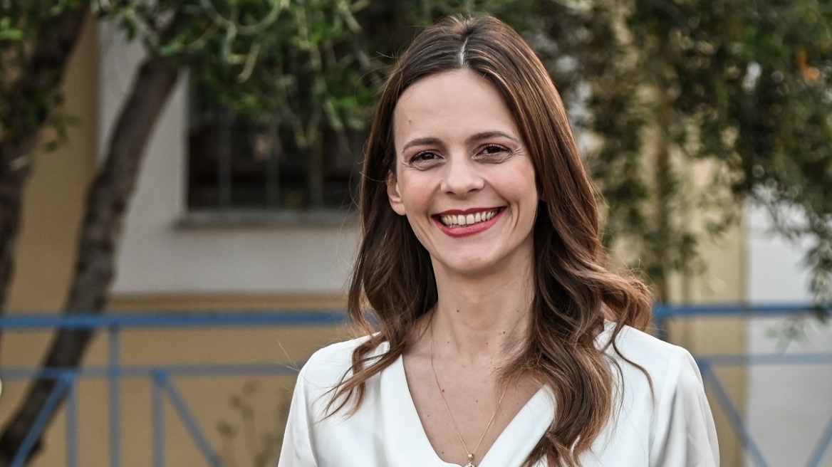 Έφη Αχτσιόγλου: «Με τον Πέτρο Κόκκαλη υπάρχουν διαύλοι επικοινωνίας»