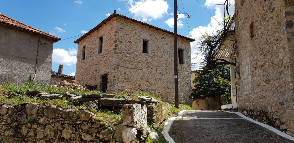 Σίταινα: Το πέτρινο χωριό της Αρκαδίας που εντυπωσιάζει τους επισκέπτες του