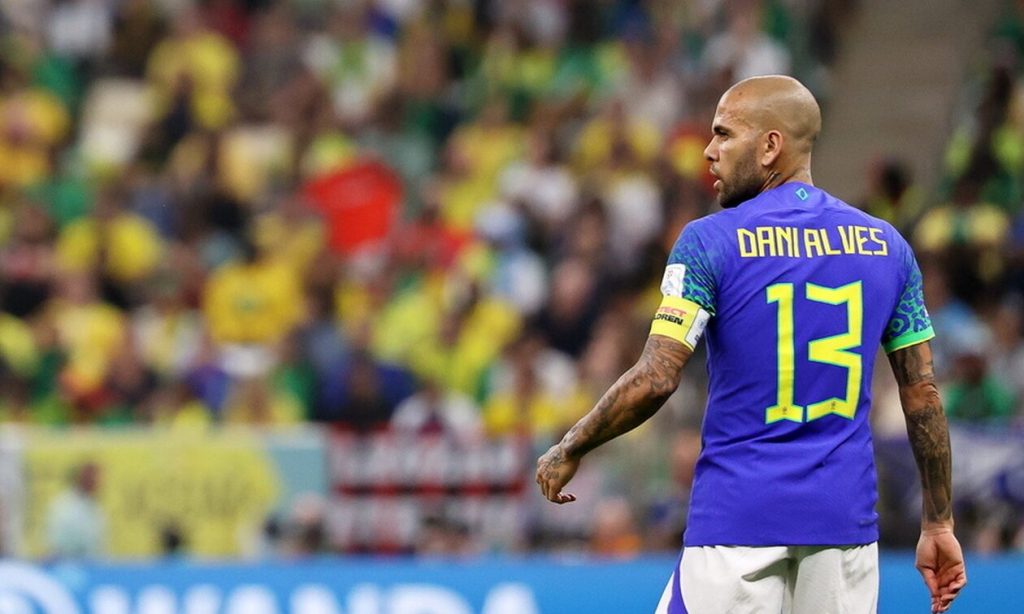 Ν.Άλβες: Η ποινή που ζητά για τον ποδοσφαιριστή η κοπέλα που τον κατήγγειλε για βιασμό