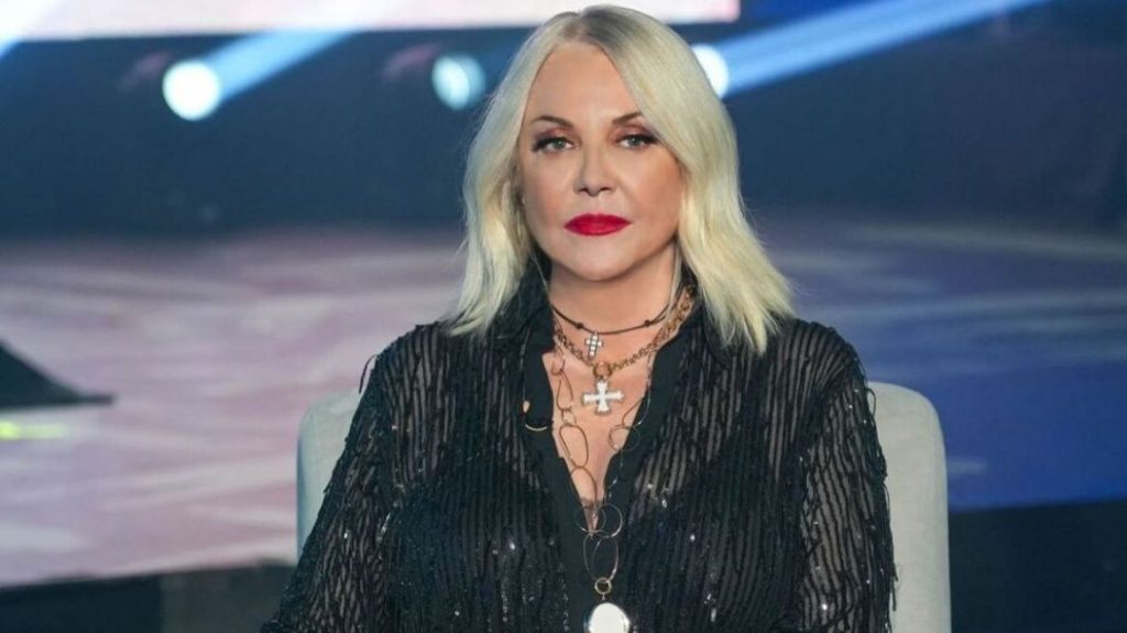 Ρ.Κορομηλά: «Υπάρχουν μέρες που δεν θέλω να κοιτάζω τον καθρέφτη μου – Θέλω να τον σπάσω»