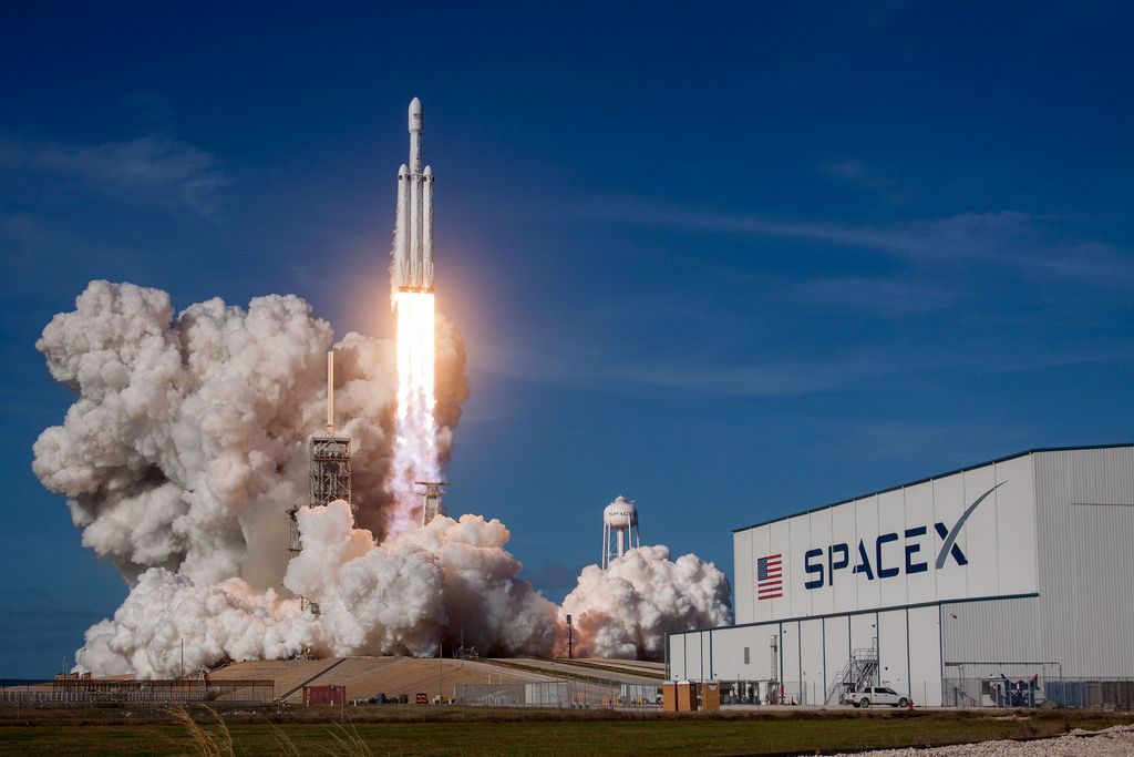 SpaceX: Αναβλήθηκε για αύριο η εκτόξευση του αμερικανικού στρατιωτικού διαστημόπλοιου X-37B