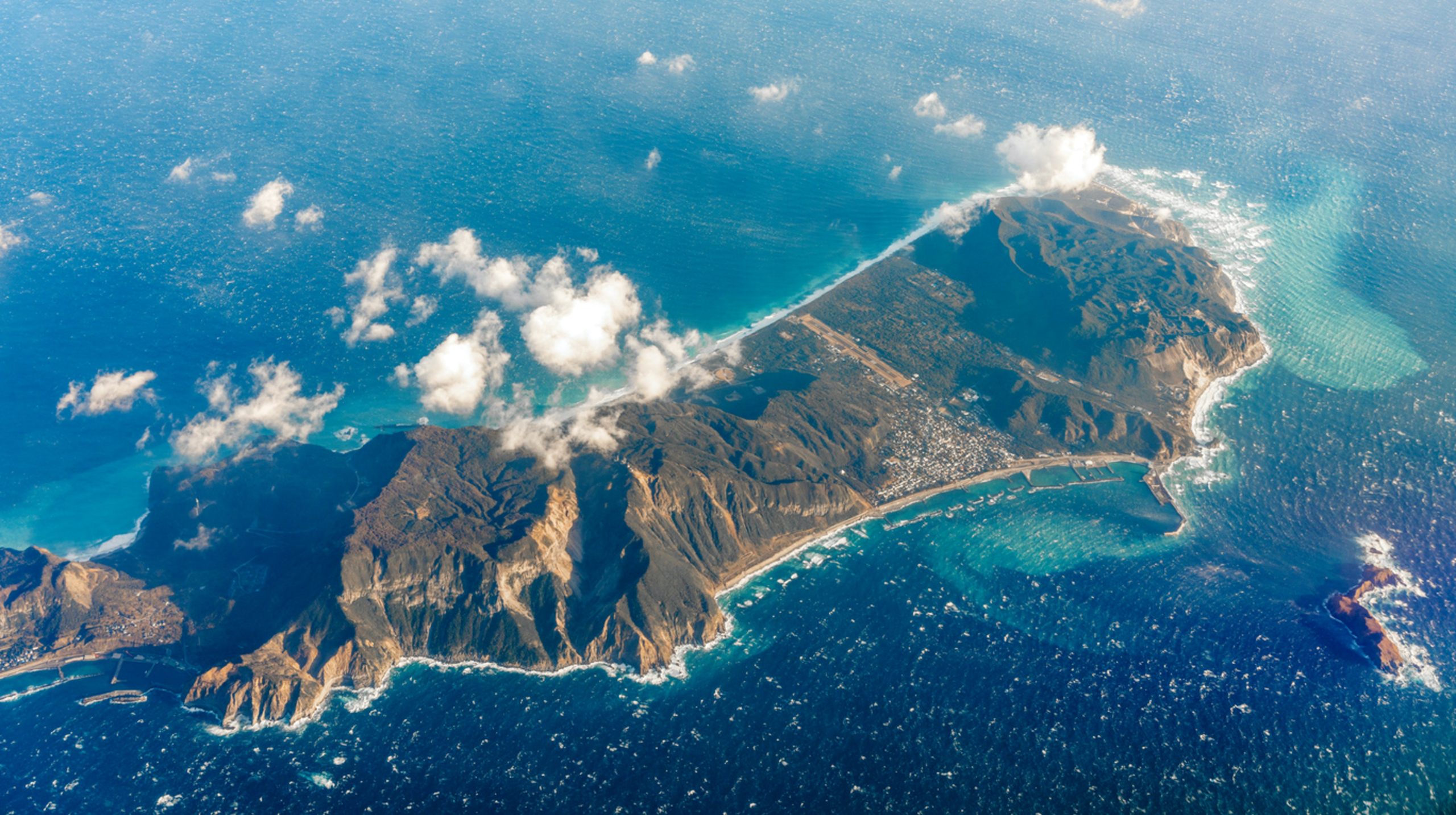 «Niijima»: Το νησί που «γεννήθηκε» από μια υποθαλάσσια ηφαιστειακή έκρηξη και… μεγαλώνει κάθε μέρα (βίντεο)