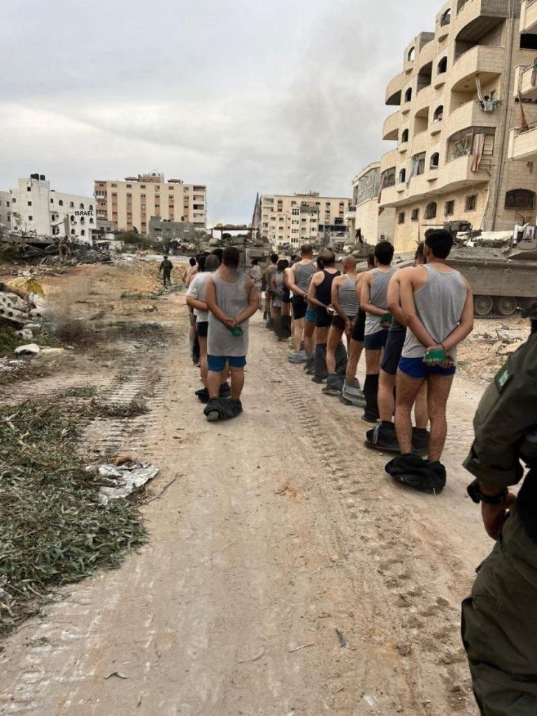 Ισραήλ: «Χτυπήσαμε 250 στόχους σε μία ημέρα» – Κατά δεκάδες οδηγούνται ημίγυμνοι οι Παλαιστίνιοι της Χαμάς στις φυλακές (βίντεο – φωτό)